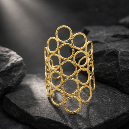 Elara Cuff