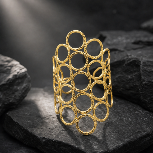 Elara Cuff