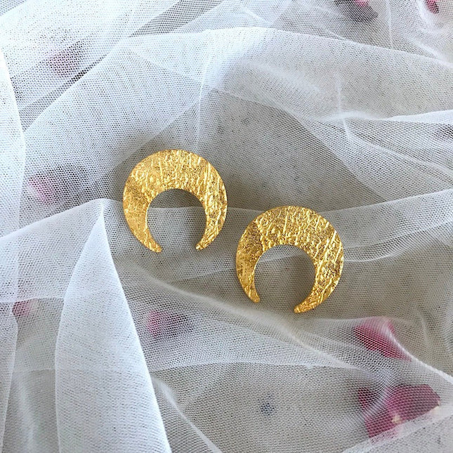 Horseshoe Studs